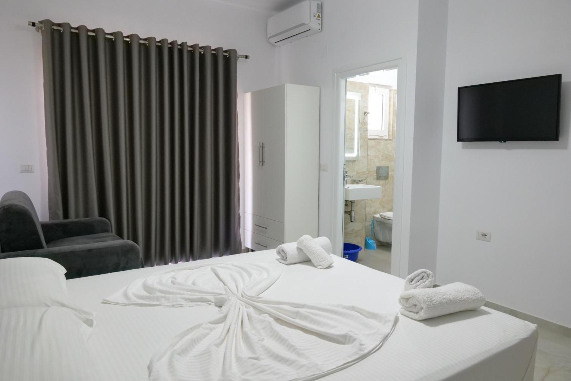 Hotel Zeka Ksamil Exterior photo